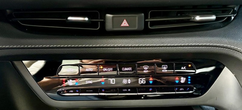 Buick Envision Vehicle Full-screen Gallery Image 28