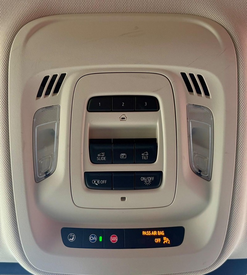Buick Envision Vehicle Full-screen Gallery Image 31