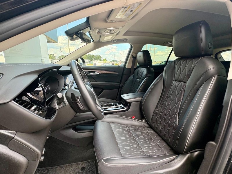 Buick Envision Vehicle Full-screen Gallery Image 32