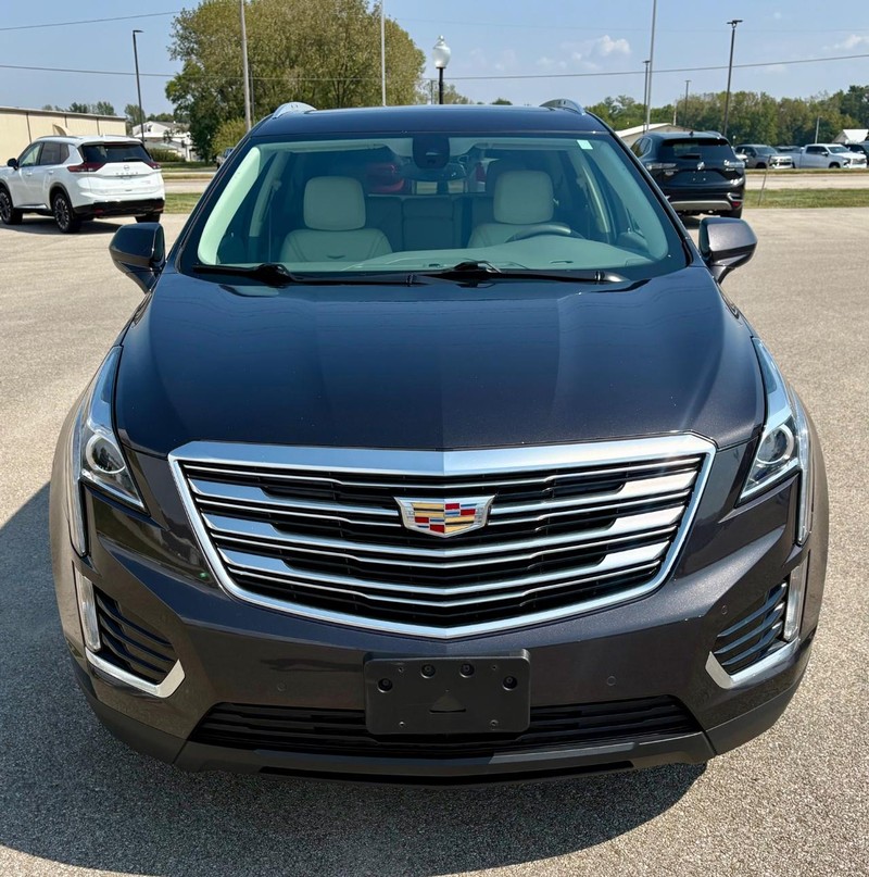 Cadillac XT5 Vehicle Full-screen Gallery Image 08