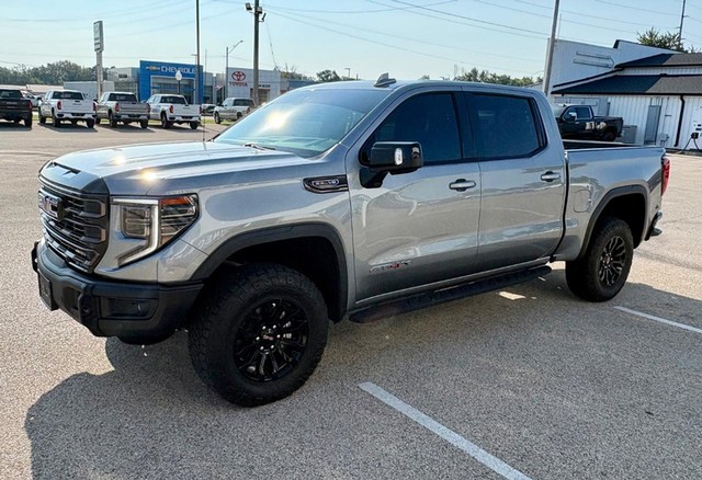 2023 GMC Sierra 1500 4WD AT4X Crew Cab thumbnail image 08
