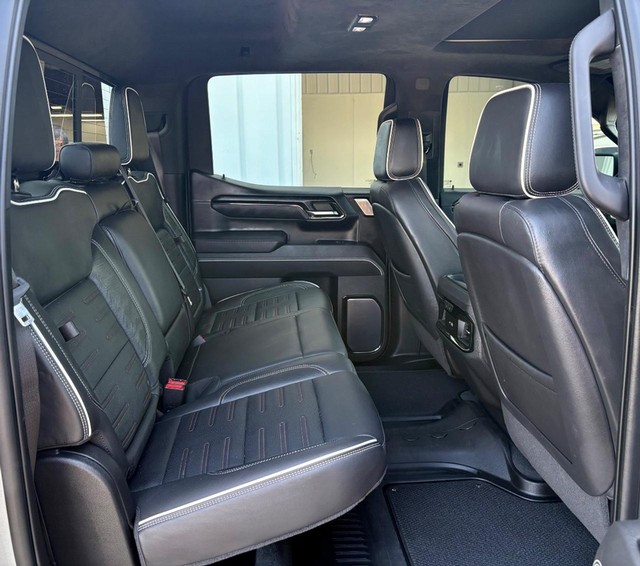 2023 GMC Sierra 1500 4WD AT4X Crew Cab thumbnail image 12