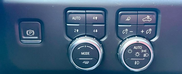 2023 GMC Sierra 1500 4WD AT4X Crew Cab thumbnail image 21