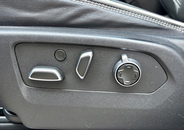 2023 GMC Sierra 1500 4WD AT4X Crew Cab thumbnail image 35