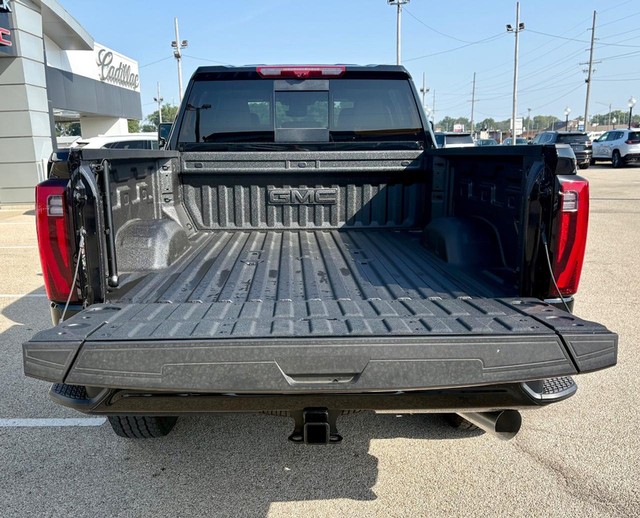 2026 GMC Sierra 2500HD Denali thumbnail image 05