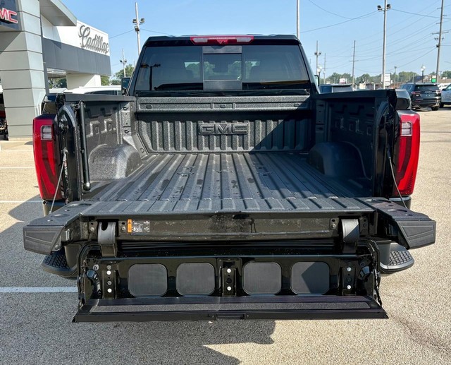 2026 GMC Sierra 2500HD Denali thumbnail image 06