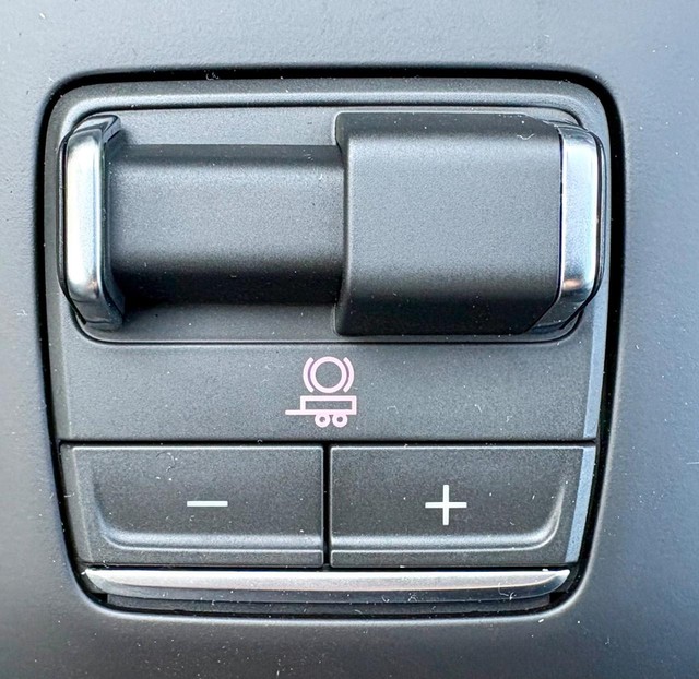 2026 GMC Sierra 2500HD Denali thumbnail image 17