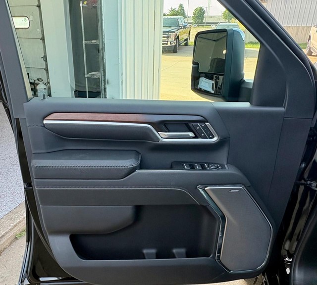 2026 GMC Sierra 2500HD Denali thumbnail image 18