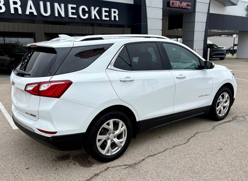 Chevrolet Equinox Vehicle Full-screen Gallery Image 03