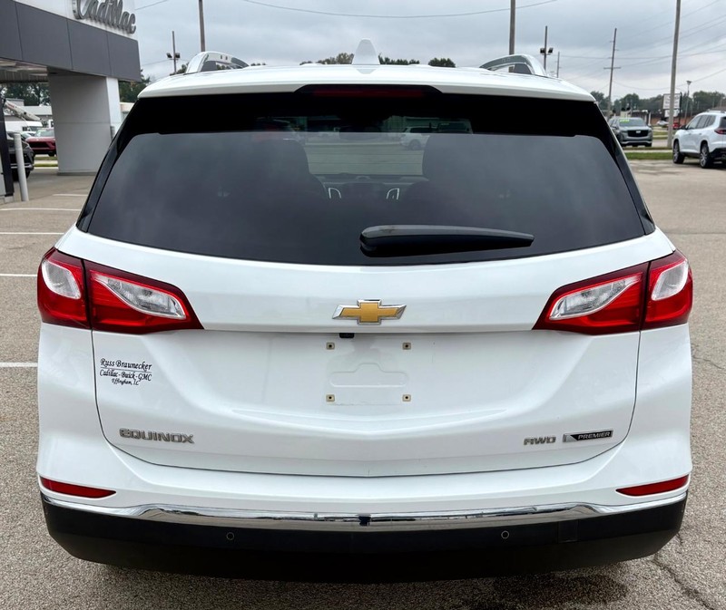 Chevrolet Equinox Vehicle Full-screen Gallery Image 04