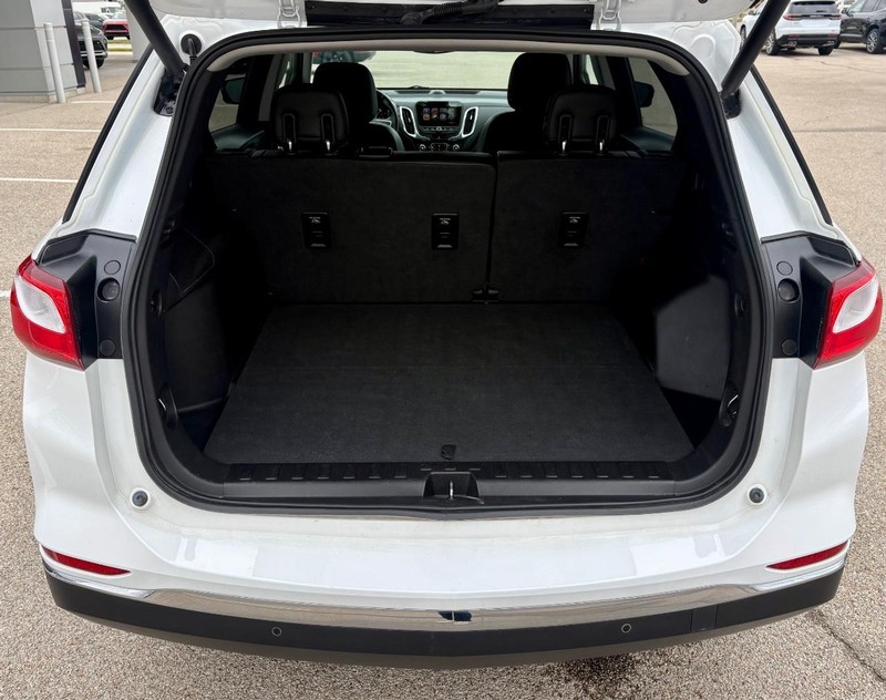 Chevrolet Equinox Vehicle Full-screen Gallery Image 05