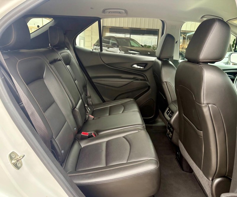 Chevrolet Equinox Vehicle Full-screen Gallery Image 13