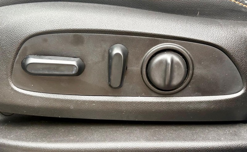 Chevrolet Equinox Vehicle Full-screen Gallery Image 23