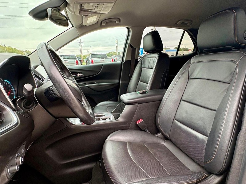 Chevrolet Equinox Vehicle Full-screen Gallery Image 24