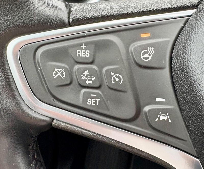 Chevrolet Equinox Vehicle Full-screen Gallery Image 31