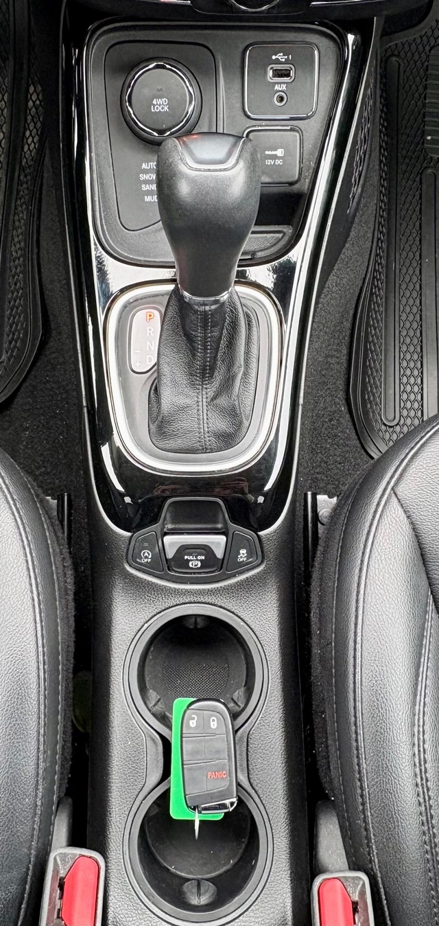 2021 Jeep Compass 4WD Altitude thumbnail image 11