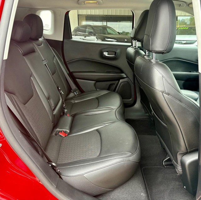 2021 Jeep Compass 4WD Altitude thumbnail image 14