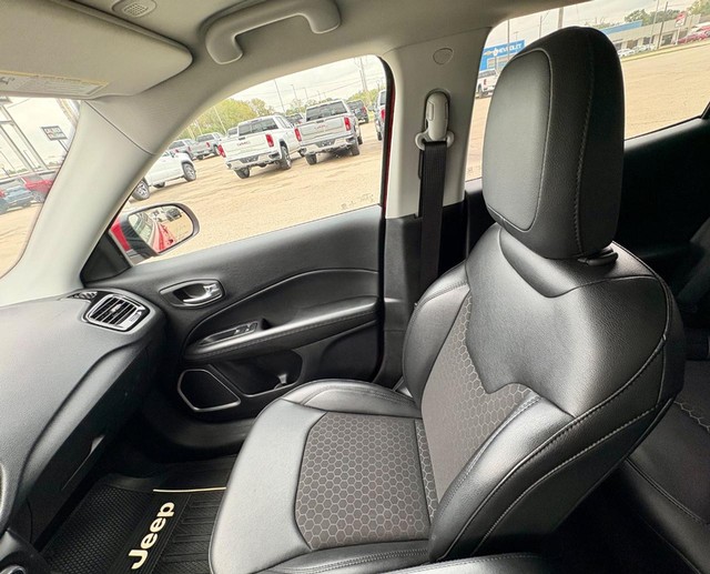 2021 Jeep Compass 4WD Altitude thumbnail image 16
