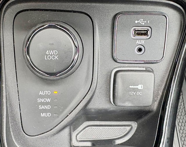 2021 Jeep Compass 4WD Altitude thumbnail image 17