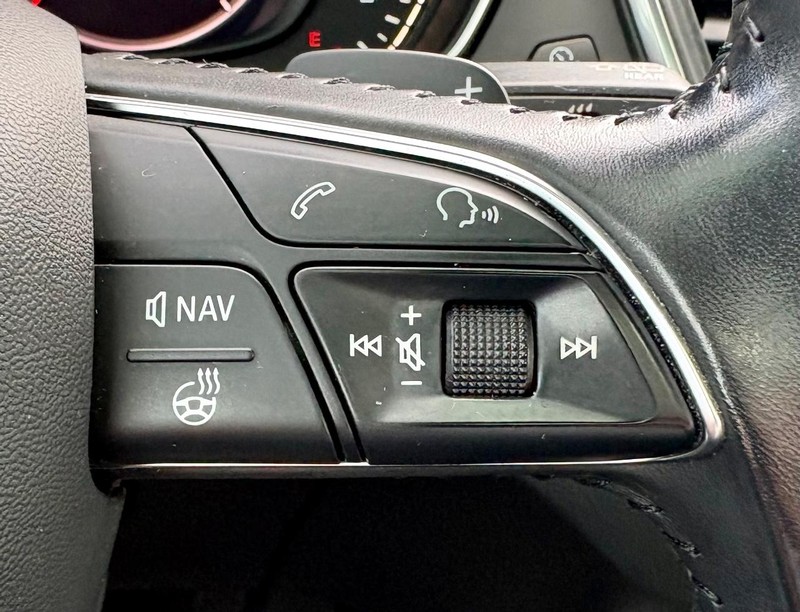 Audi Q5 Vehicle Full-screen Gallery Image 22