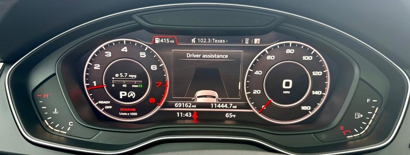 Audi Q5 Vehicle Full-screen Gallery Image 23
