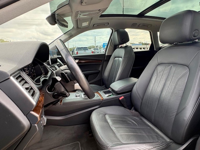 Audi Q5 Vehicle Full-screen Gallery Image 31