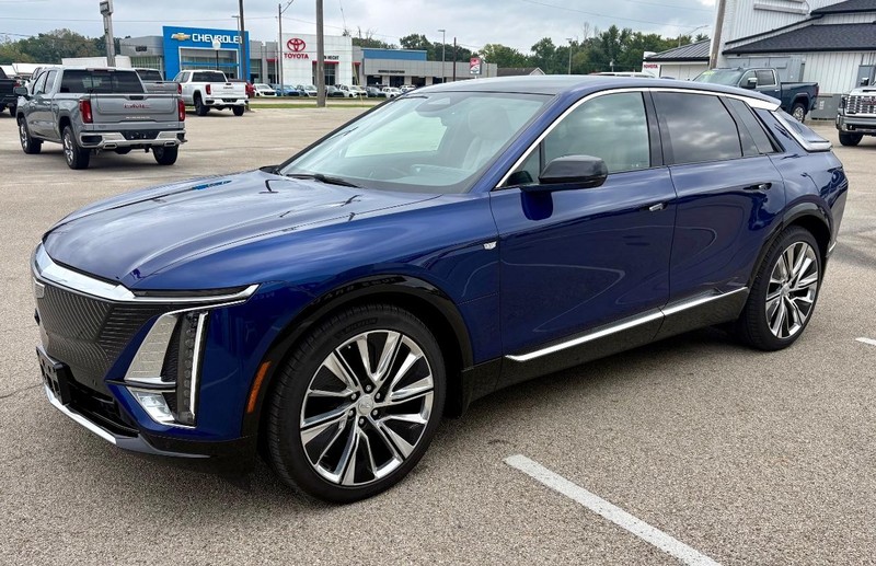Cadillac LYRIQ Vehicle Full-screen Gallery Image 07