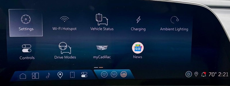 Cadillac LYRIQ Vehicle Full-screen Gallery Image 23