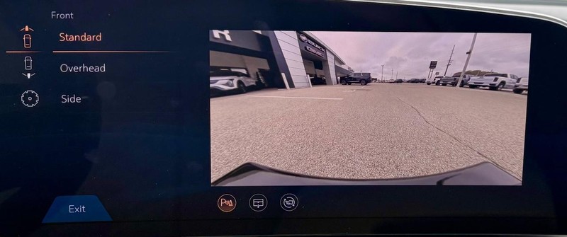 Cadillac LYRIQ Vehicle Full-screen Gallery Image 24