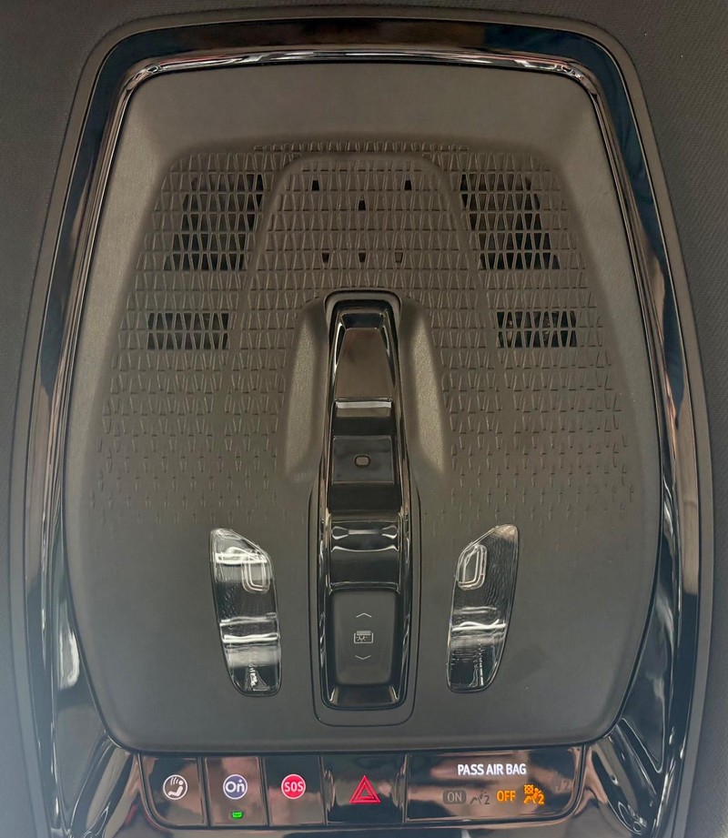 Cadillac LYRIQ Vehicle Full-screen Gallery Image 28
