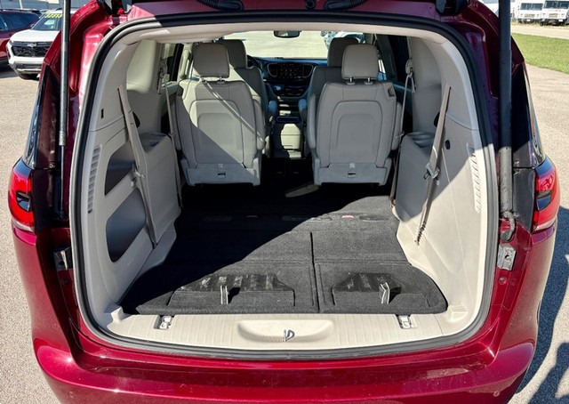 2021 Chrysler Pacifica Touring L thumbnail image 06