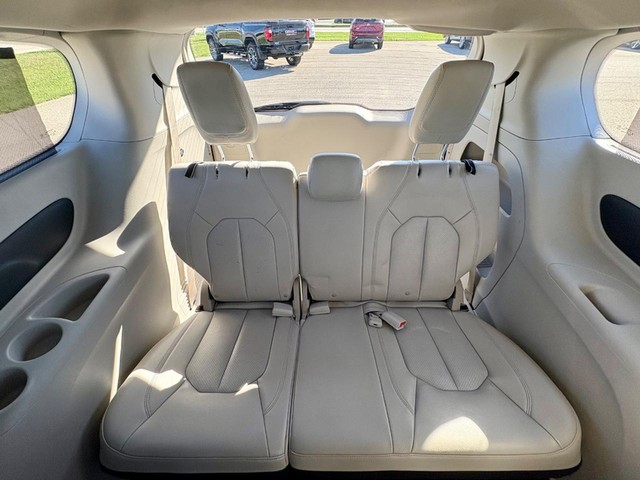 2021 Chrysler Pacifica Touring L thumbnail image 14