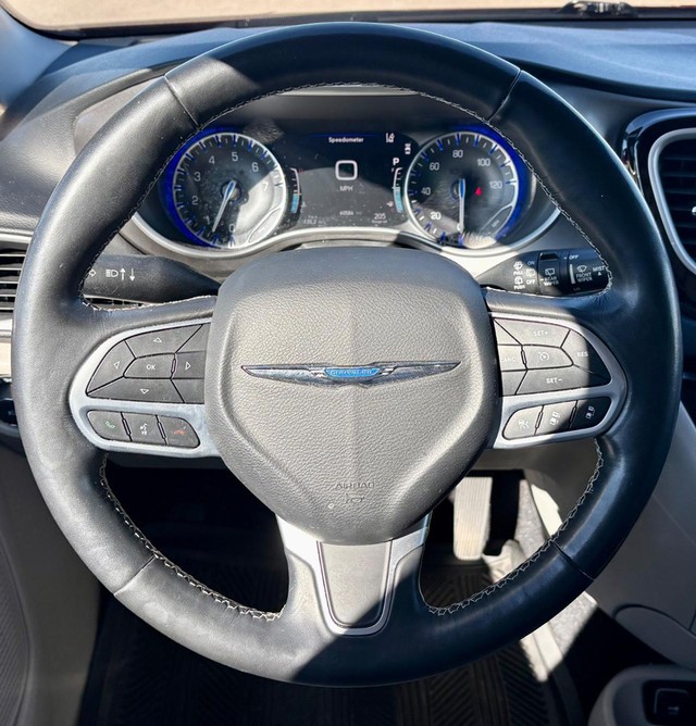 2021 Chrysler Pacifica Touring L thumbnail image 20