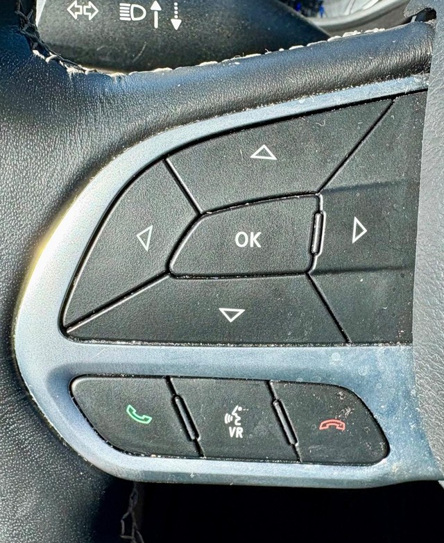 2021 Chrysler Pacifica Touring L thumbnail image 22