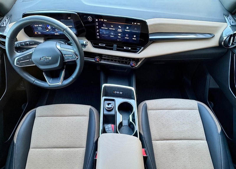 Chevrolet Equinox Vehicle Full-screen Gallery Image 13