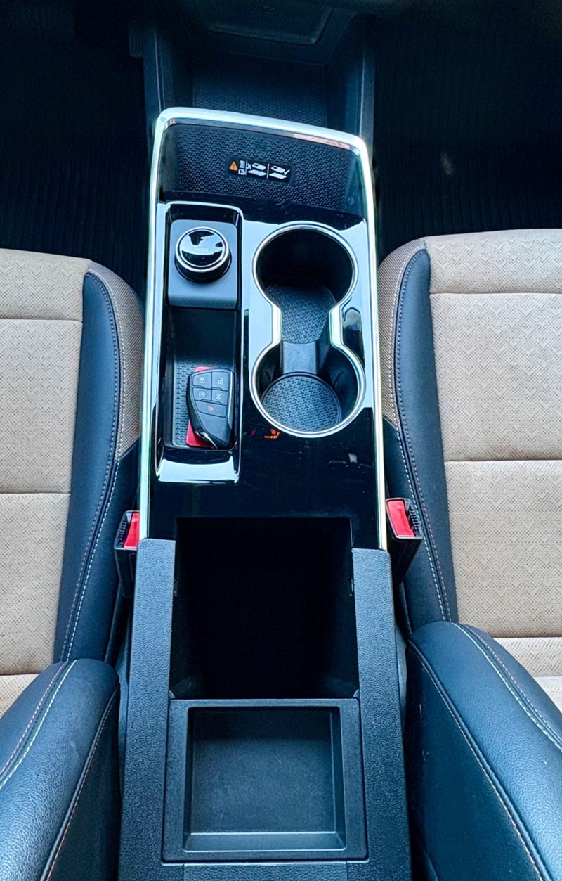 Chevrolet Equinox Vehicle Full-screen Gallery Image 14