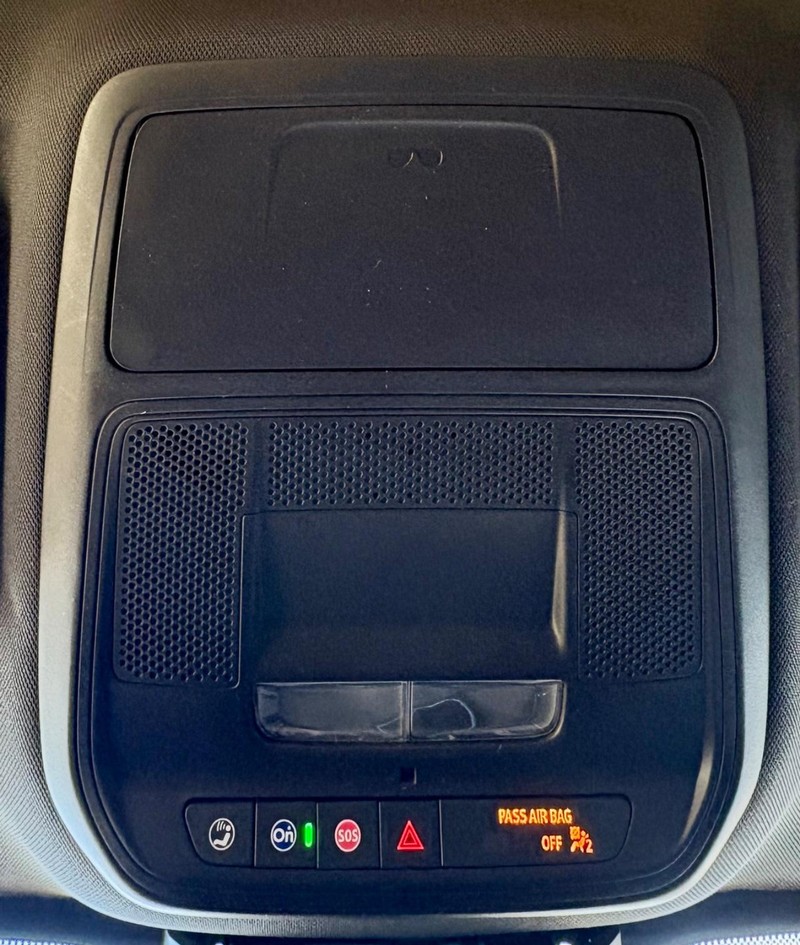 Chevrolet Equinox Vehicle Full-screen Gallery Image 29