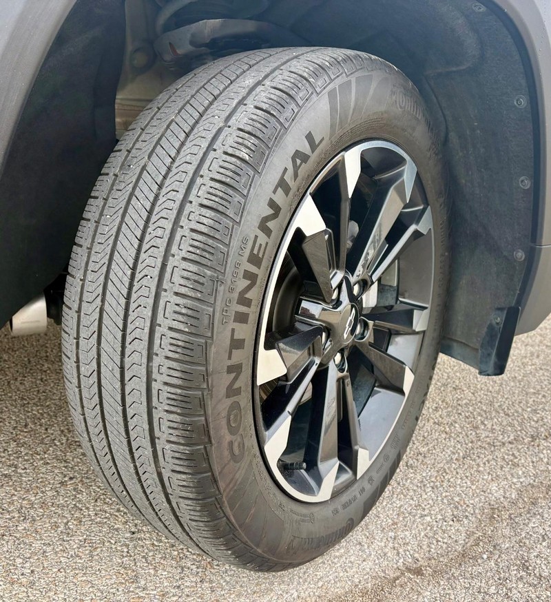 Chevrolet Equinox Vehicle Full-screen Gallery Image 10