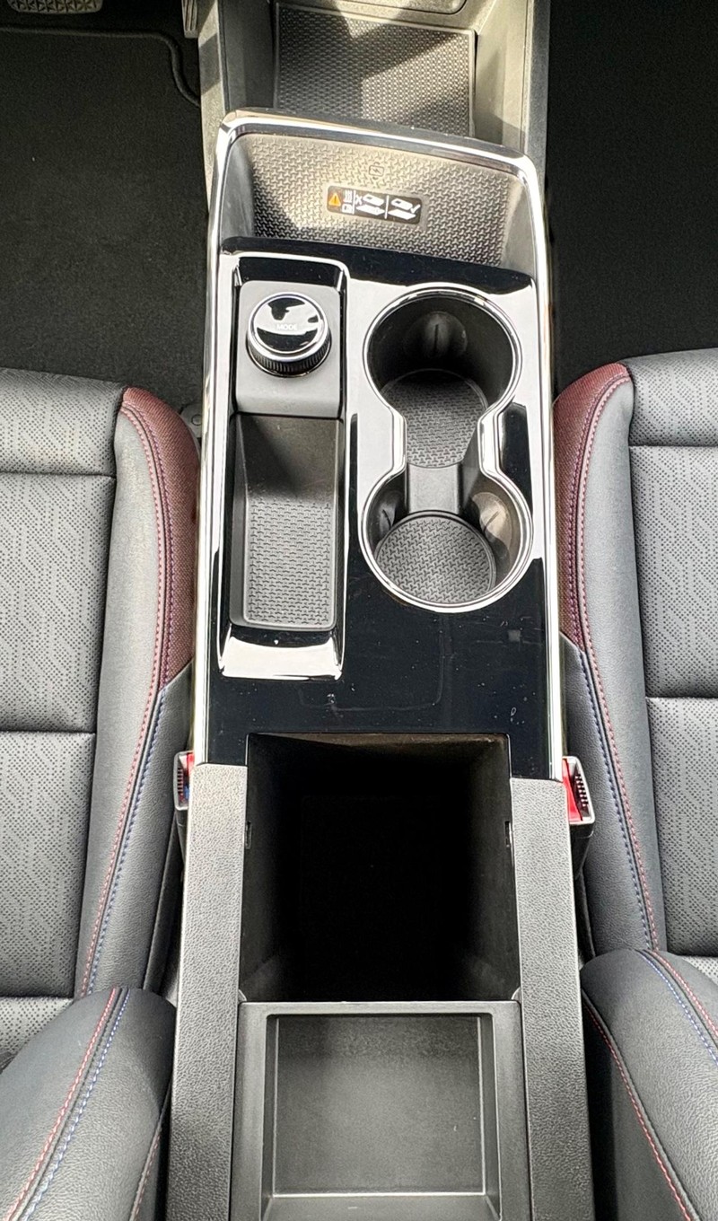 Chevrolet Equinox Vehicle Full-screen Gallery Image 14