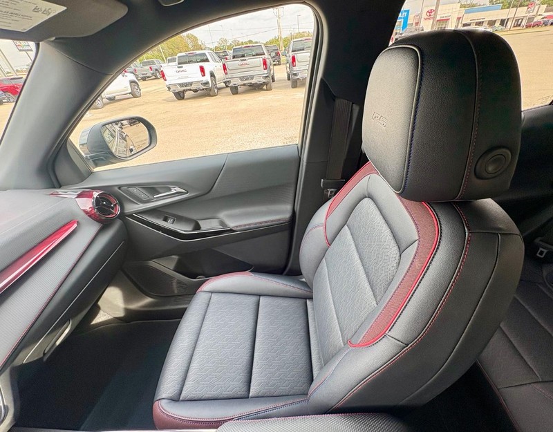 Chevrolet Equinox Vehicle Full-screen Gallery Image 15