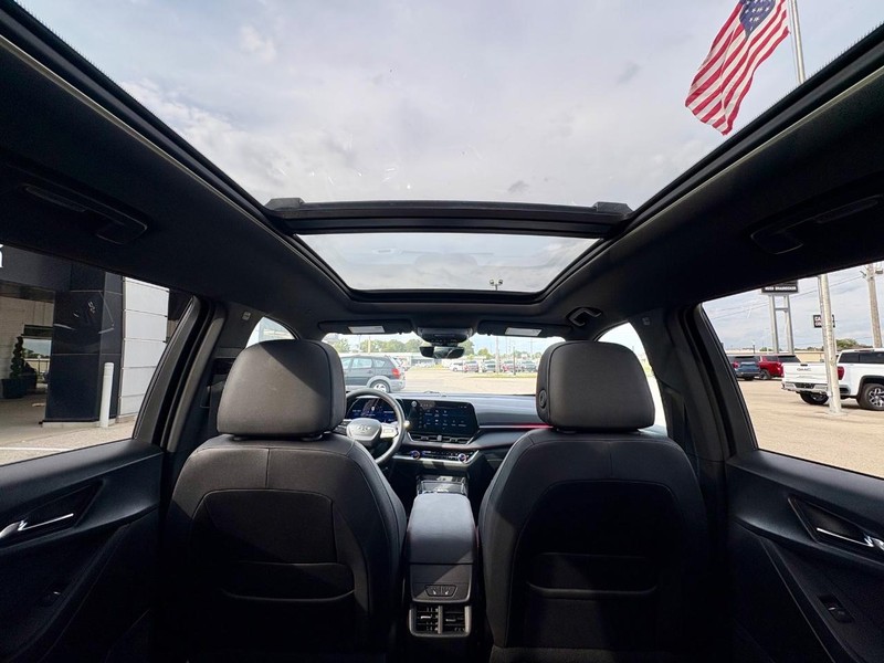 Chevrolet Equinox Vehicle Full-screen Gallery Image 28