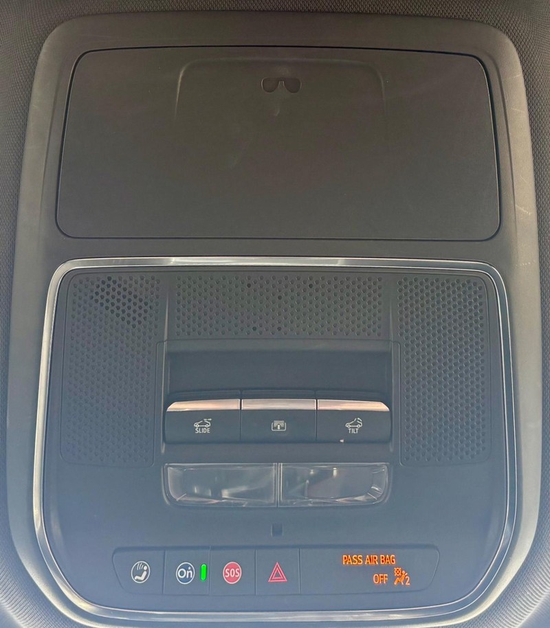 Chevrolet Equinox Vehicle Full-screen Gallery Image 29