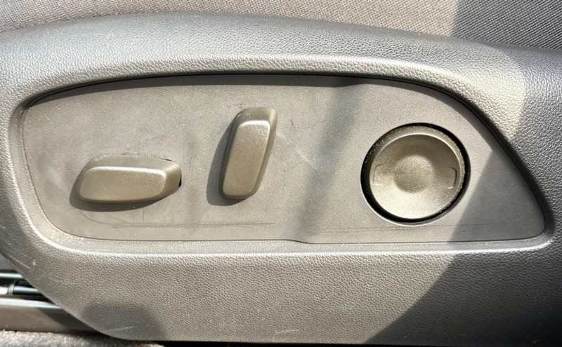 Chevrolet Equinox Vehicle Full-screen Gallery Image 31
