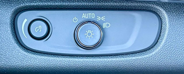 2026 Buick Envista Sport Touring thumbnail image 18