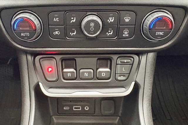 2019 GMC Terrain Denali thumbnail image 28