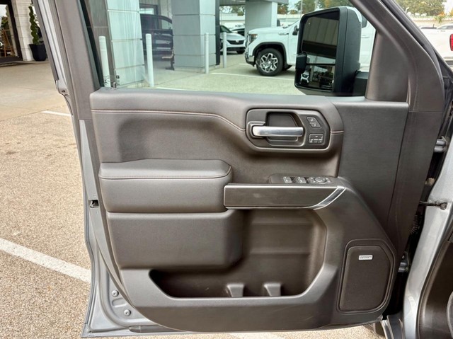 2020 GMC Sierra 1500 4WD AT4 Crew Cab thumbnail image 17