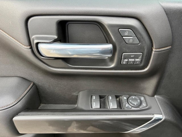 2020 GMC Sierra 1500 4WD AT4 Crew Cab thumbnail image 18