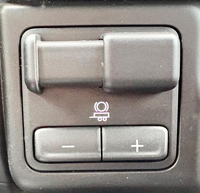 2020 GMC Sierra 1500 4WD AT4 Crew Cab thumbnail image 21
