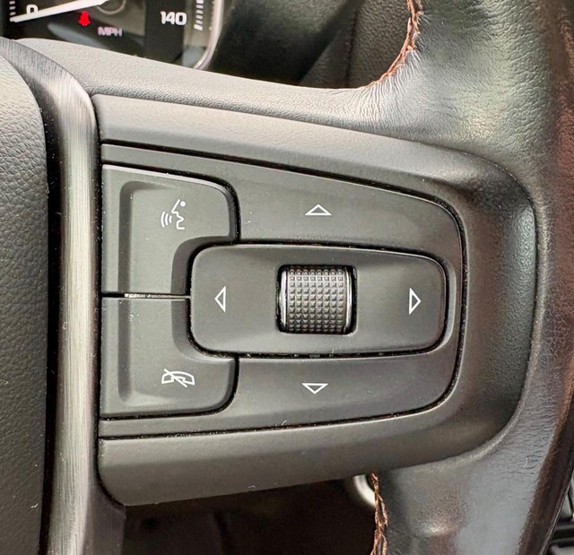 2020 GMC Sierra 1500 4WD AT4 Crew Cab thumbnail image 24