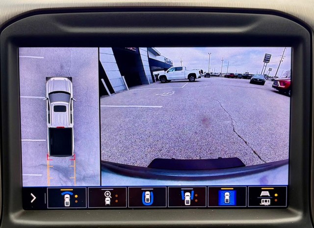 2020 GMC Sierra 1500 4WD AT4 Crew Cab thumbnail image 28